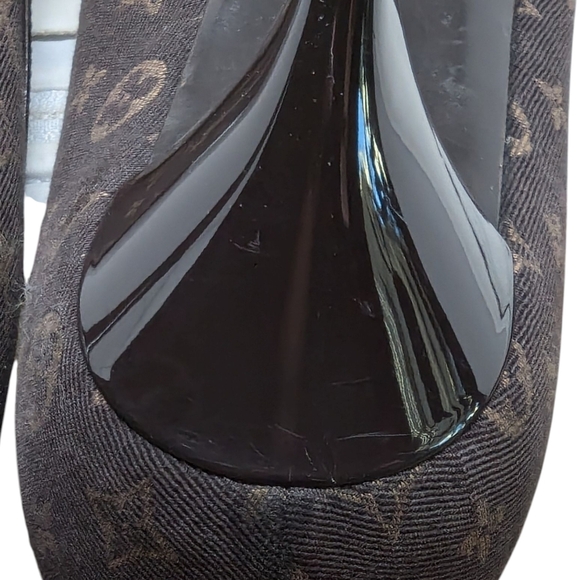 FLAWED READ Louis Vuitton Brown Mini Lin Signature Monogram Pumps 39.5 - Picture 6 of 16